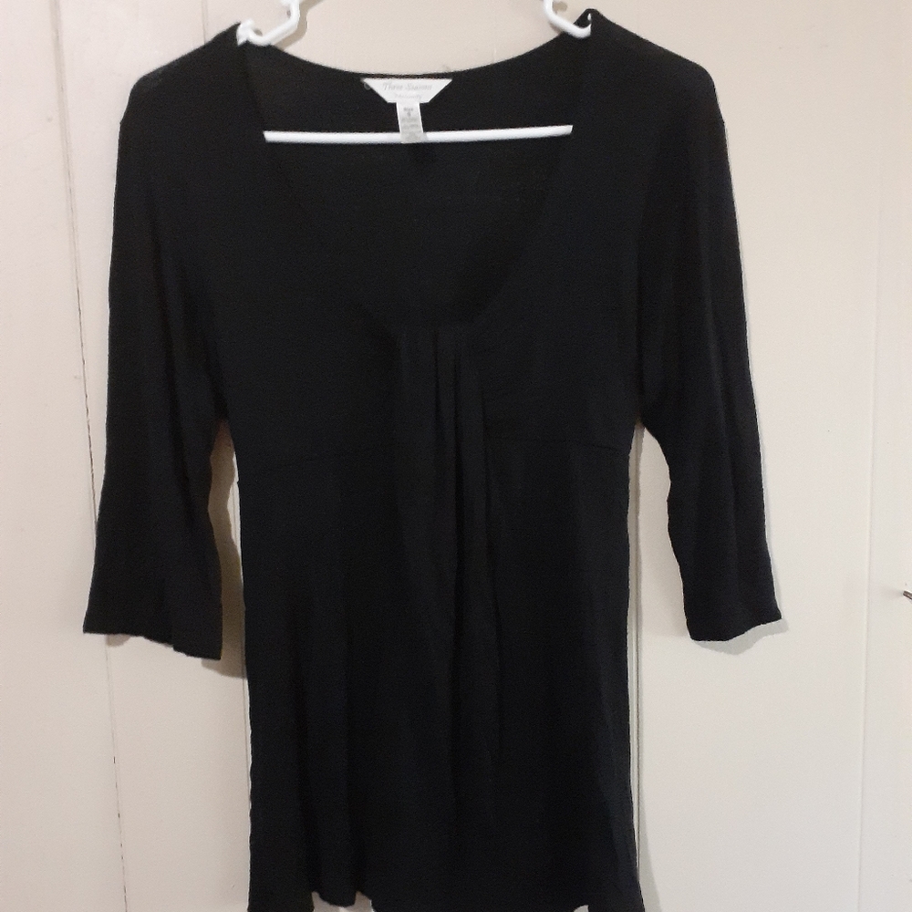 Three seasons maternity black top size small